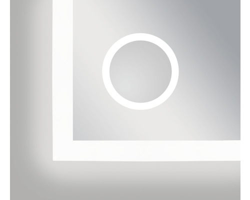 Detaliu oglindă cu iluminare cu LED