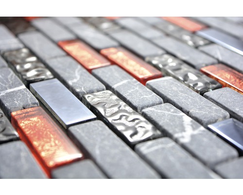 Placă de mozaic cu elemente din piatră, sticlă și metal