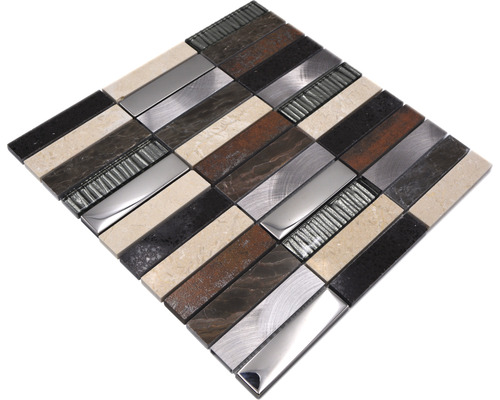 Placă de mozaic cu elemente din piatră, metal și sticlă