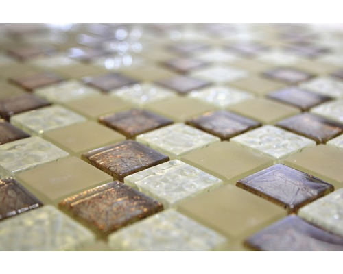 Prim-plan cu un mozaic din sticlă