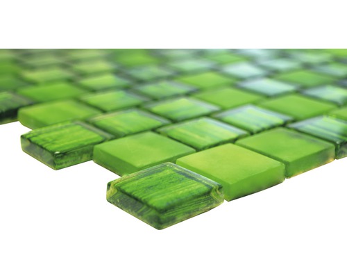 Imagine detaliată cu plăci de mozaic din sticlă verde