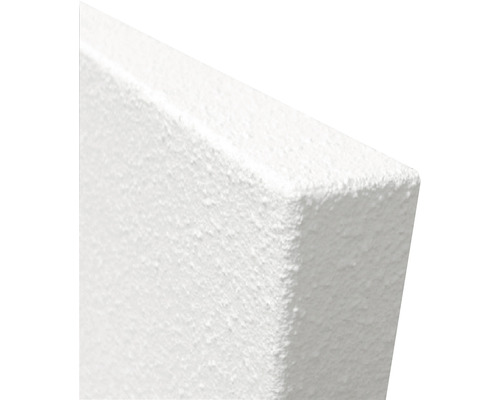 Prim-plan cu o placă de polistiren pentru izolare termică