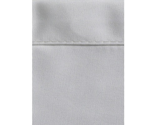 Prim-plan cu țesătură albă cu cusătură