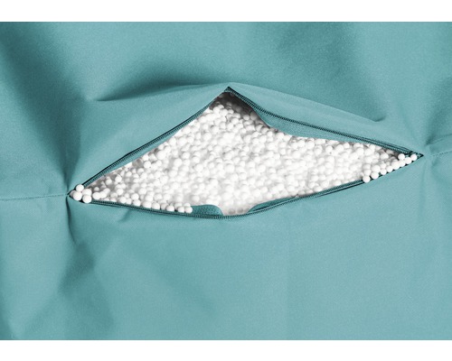 Prim-plan al unui bean bag cu fermoar și umplutură