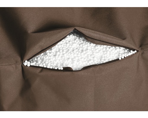 Umplutură din bile de polistiren într-o husă maro pentru bean bag cu fermoar