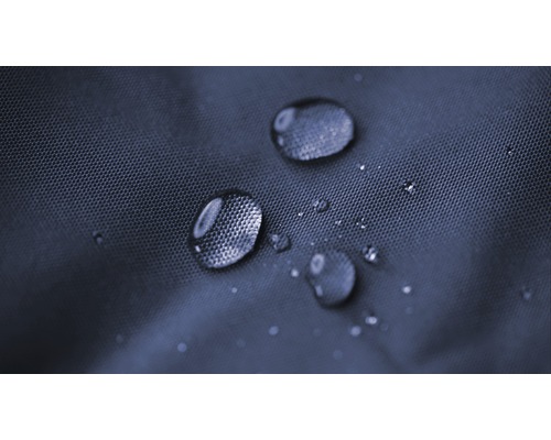 Prim-plan cu picături de apă pe țesătură hidrofugă