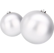 Două globuri de Crăciun din plastic