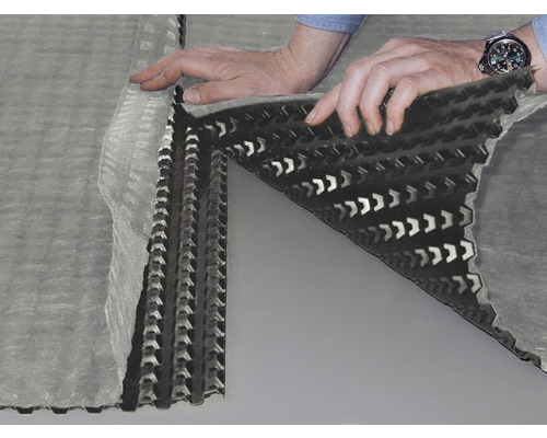 Covor de drenaj cu structură cu noduri ținut de mâini