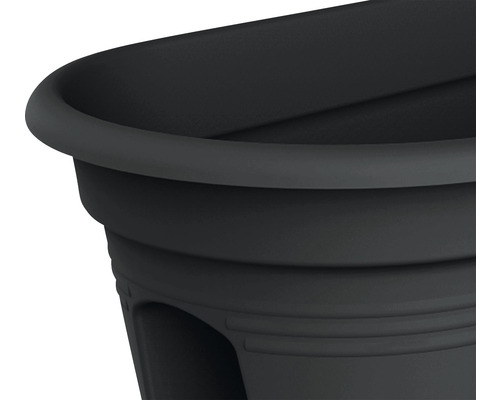 Imagine detaliată a unui jardiniere negru din plastic