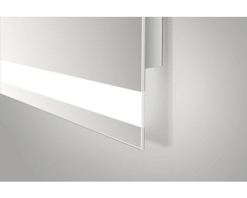 Imagine detaliată a unui dulap cu oglindă și iluminare