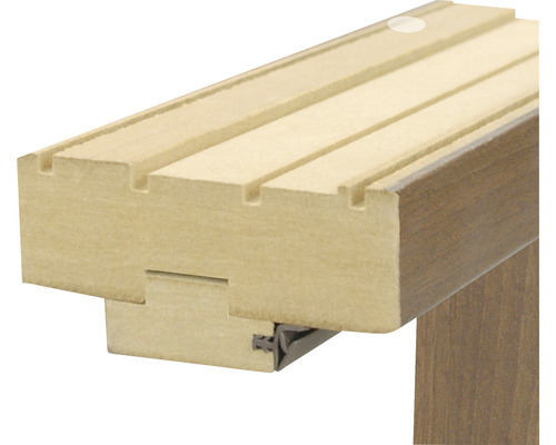 Vizualizare detaliată a unui toc de ușă din lemn