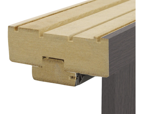 Prim-plan cu cadru din lemn cu nut și feder