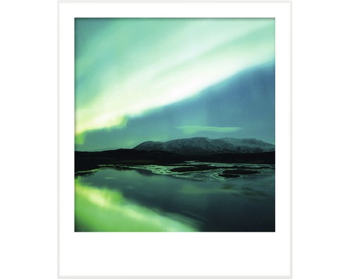 Imagine înrămată cu motiv peisagistic și suprafață de apă