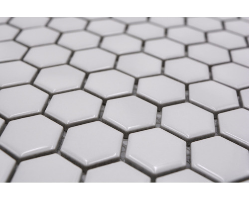 Prim-plan cu plăci de mozaic hexagonale