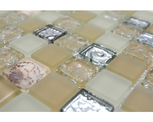 Placă mozaic cu elemente de sticlă și scoici