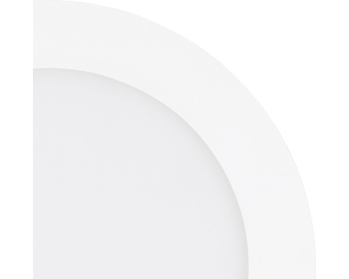 Decupaj dintr-o plafonieră rotundă, plată