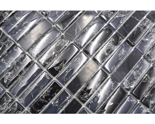 Imagine detaliată cu mozaic din sticlă și piatră naturală