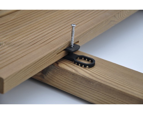 Decking fixat cu distanțier și șurub