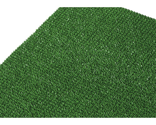 Prim-plan cu gazon artificial