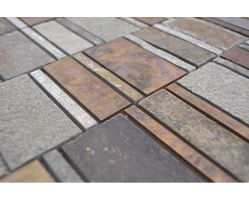 Prim-plan cu plăci de mozaic din piatră