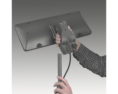 Montarea unei lămpi LED de exterior pe un stâlp