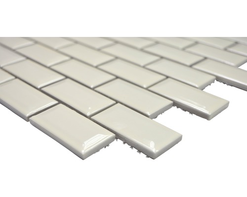 Plăci ceramice dreptunghiulare în model herringbone