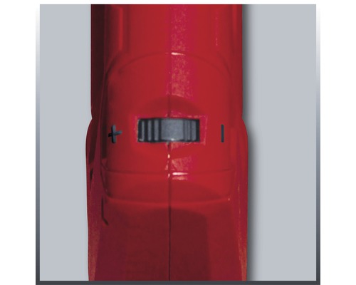 Prim-plan cu o rotiță de reglare pe o sculă electrică