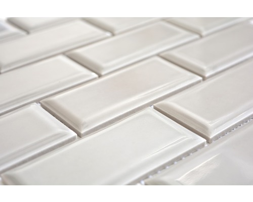 Plăci ceramice dreptunghiulare în model herringbone