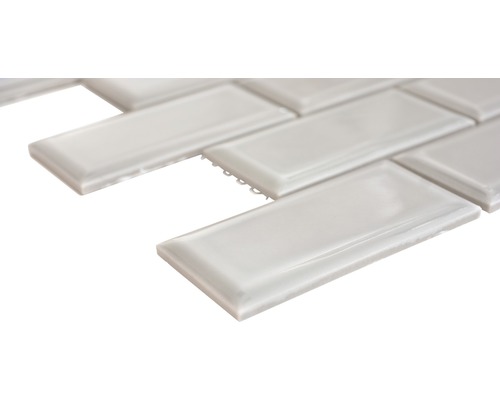 Plăci ceramice dreptunghiulare lucioase în model mozaic