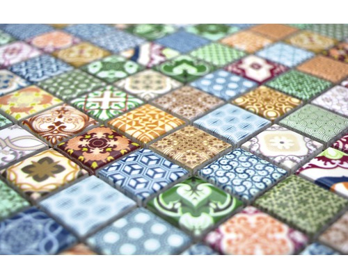 Plăci de mozaic pătrate cu modele diferite