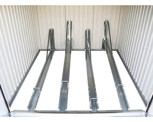 Vedere interioară a unei căsuțe de grădină cu structură metalică