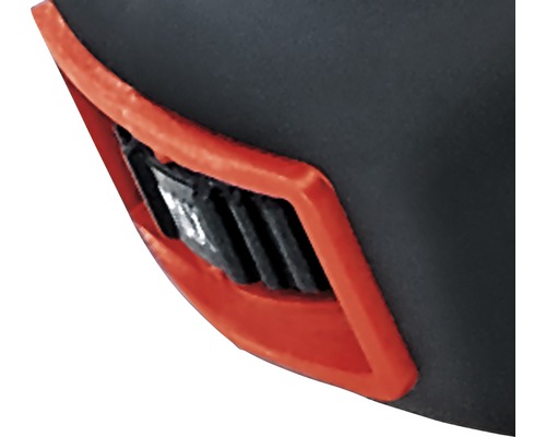 Prim-plan cu fanta de ventilație de pe o cască de protecție.