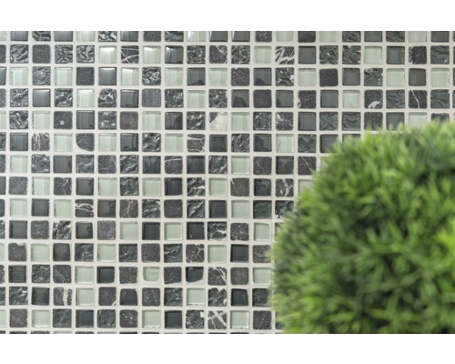 Perete de gresie mozaic cu plăci pătrate