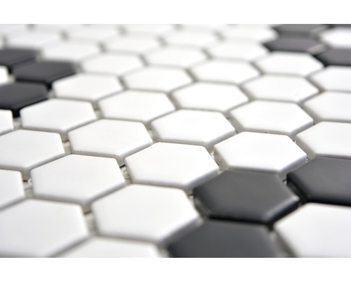 Plăci de mozaic hexagonale, negru și alb