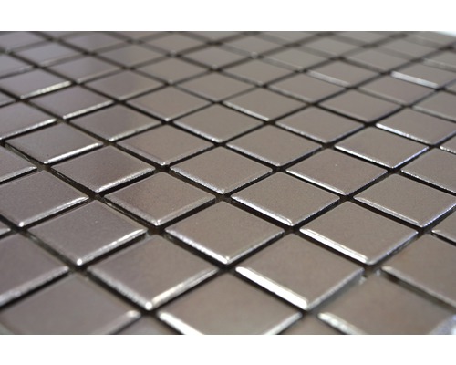 Faianță cu model în romburi