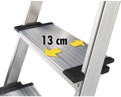 Prim-plan al unei trepte a unei scări cu dimensiunea de 13 cm