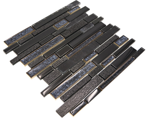 Covor mozaic cu pietre negre alungite în texturi diferite