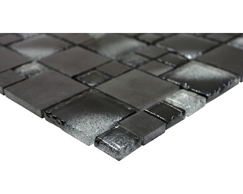 Mozaic din sticlă și piatră