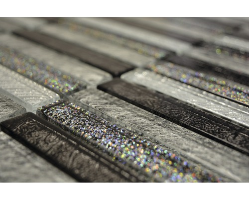 Prim-plan cu plăci de mozaic din sticlă