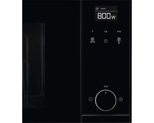 Prim-plan cu un cuptor cu microunde cu afișaj digital și panou de control