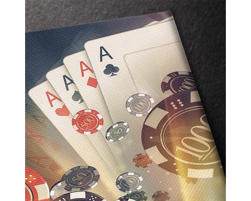 Covoraș de joc cu cărți de ași și motiv de jetoane