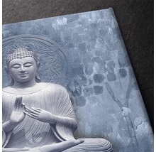 Prim-plan cu o pânză cu motiv Buddha