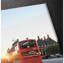 Tablou canvas cu o scenă din Londra, Anglia cu un autobuz roșu cu etaj