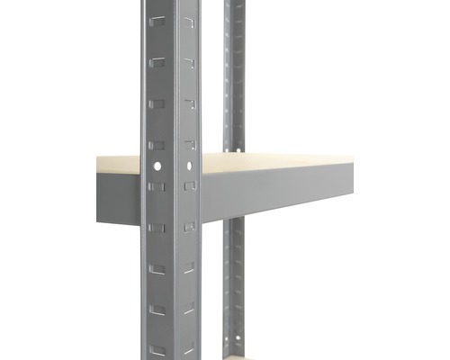 Imagine detaliată a unui raft metalic cu polițe