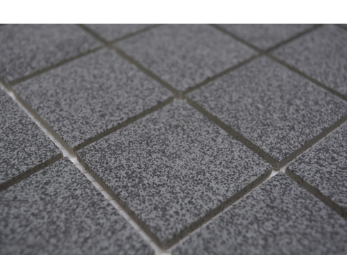 Prim-plan cu plăci pătrate pătate