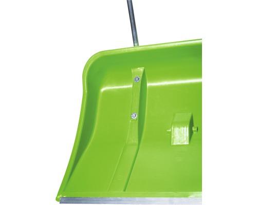 Imagine detaliată cu o lopată de zăpadă