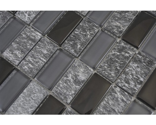 Plăci de mozaic din sticlă și piatră, prim-plan