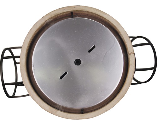 Vedere de sus a unui grătar ceramic cu placă metalică și mâner