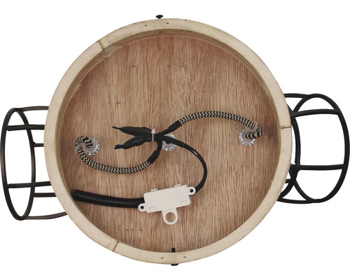 Vedere interioară a unei lămpi de perete cu elemente din lemn și cabluri