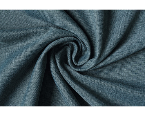 Prim-plan cu o bucată de material textil răsucită